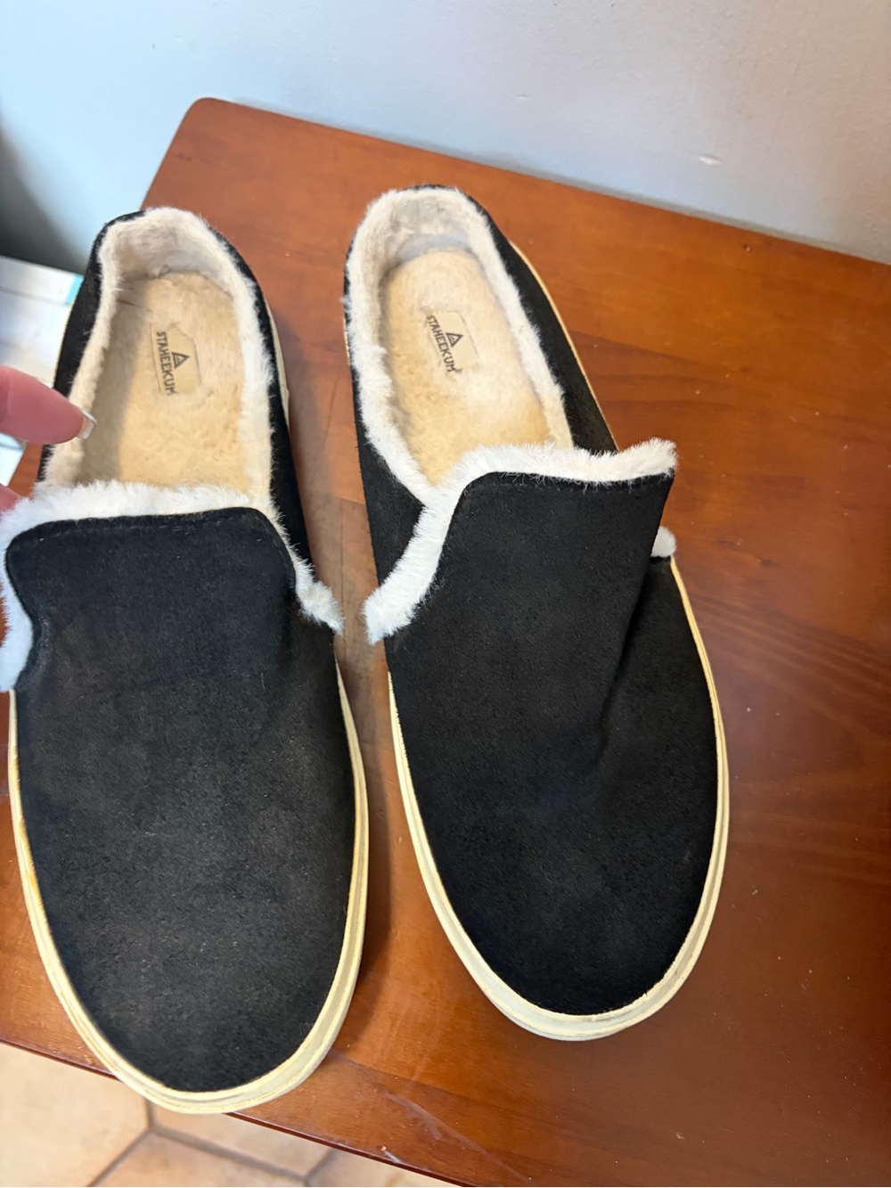 STAHEEKUM Camp Mules Women’s 9 Black Slip-On Faux-Shearling Lined Casual Shoes